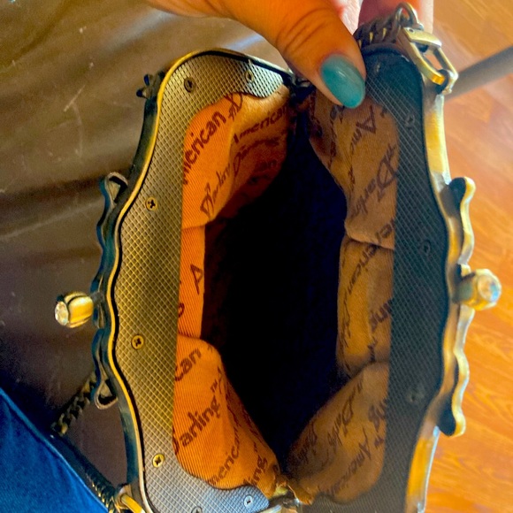 Vintage style American Darling cowhide clasp purse. - Picture 6 of 6